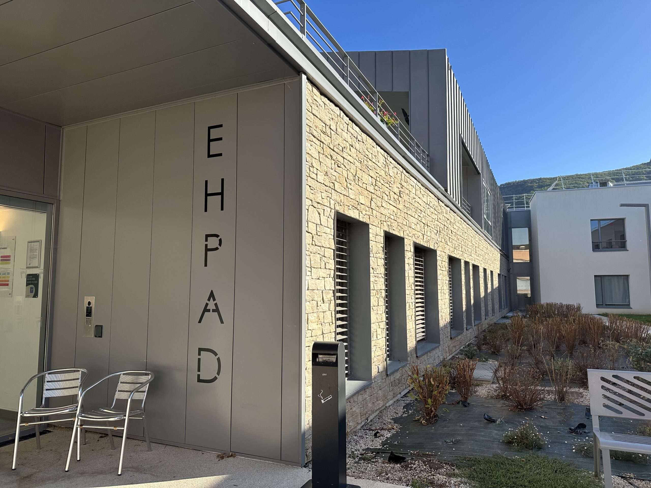 Entrée extérieure de l'EHPAD